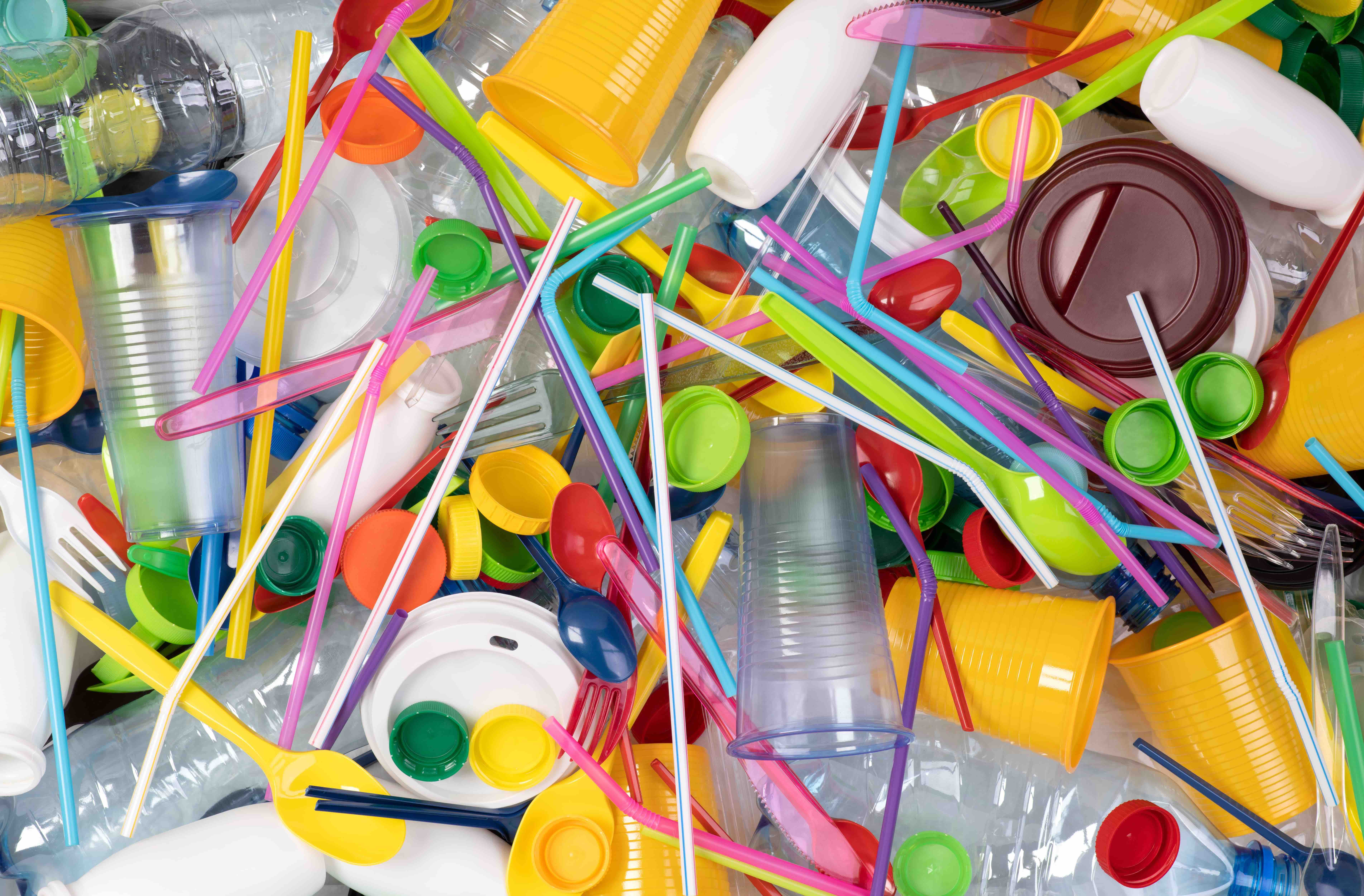 Plastiques à usage unique interdits un professionnel contrôlé sur cinq ne respecte pas ses obligations -min-compressed